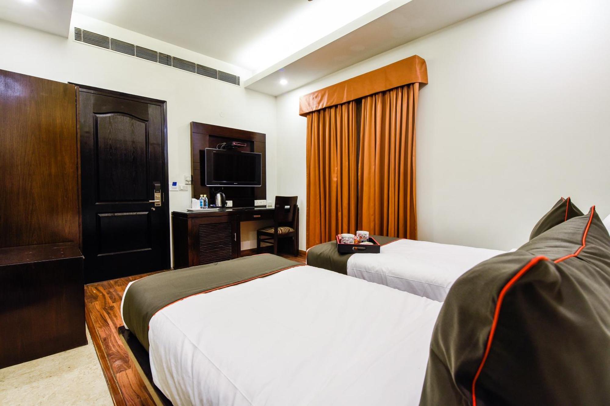 Hotel O Venkata Sai Sadan Mathrusree Nagar Kondapur  Extérieur photo
